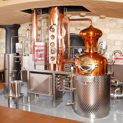 500L 600L 1000L Whisky Gin Distiller Copper Column Destillationsutrustning DEGONG